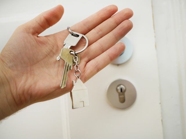 Chicago Mother Refused to Lose Her Father’s Cottage in Illinois Divorce Property Division